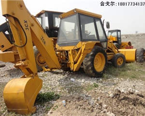 JCB 3CX兩頭忙